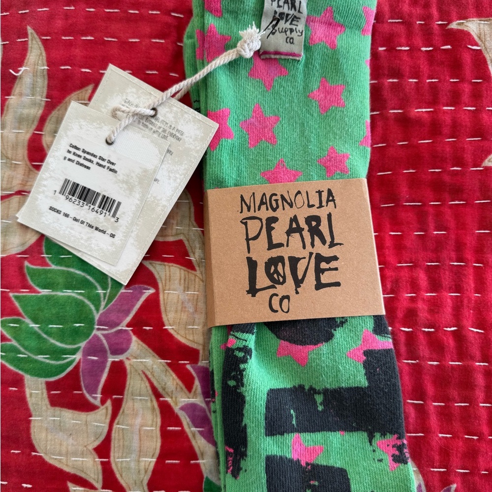 Magnolia Pearl Star Socks NWT